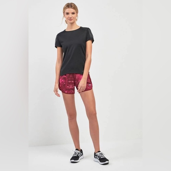 Women’s adidas Climalite energy running M 3” shorts in magenta pink Medium - Picture 1 of 6